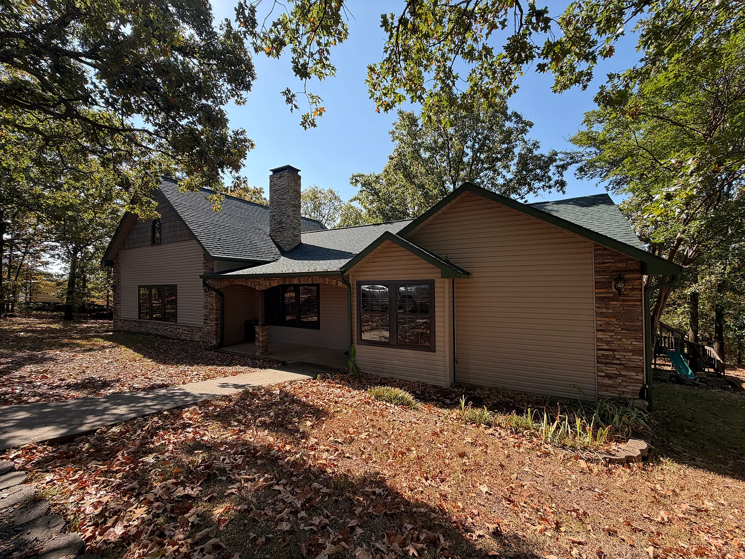 3 bed, 2200 sqft, $2,150 — Photo 1