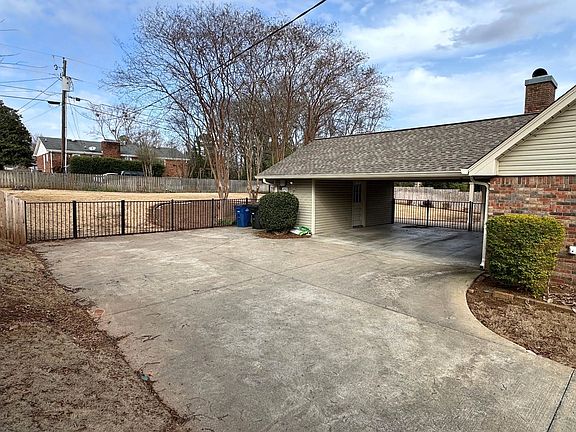 4th image of 405 Nottingham Rd