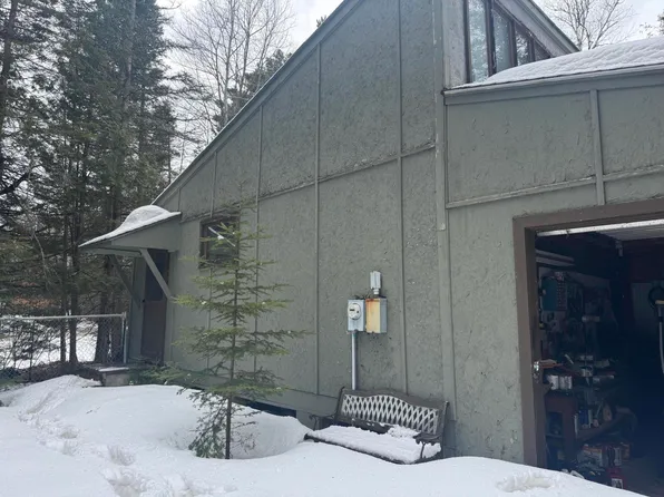 6426 S 2nd St, Brimley, MI 49715