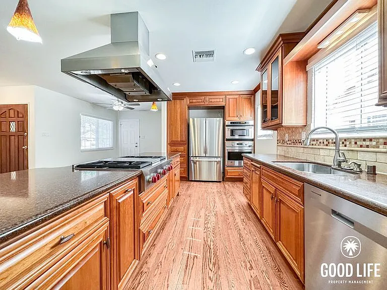 1776 W Chateau Ave — Photo 2