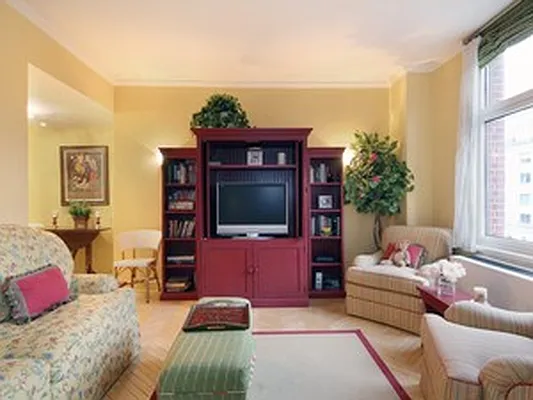 Rented by Peter Ashe | media 7