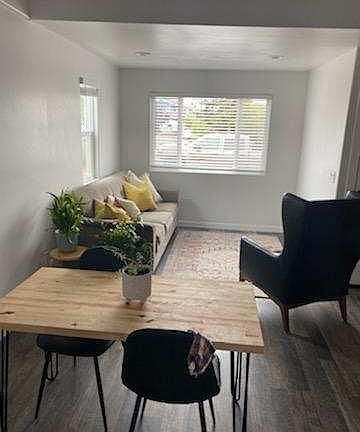 2nd image of 640 Kings Ave