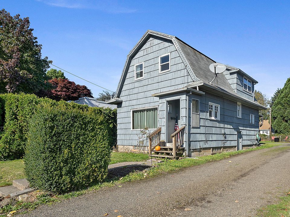 1st image of 2410 3rd St