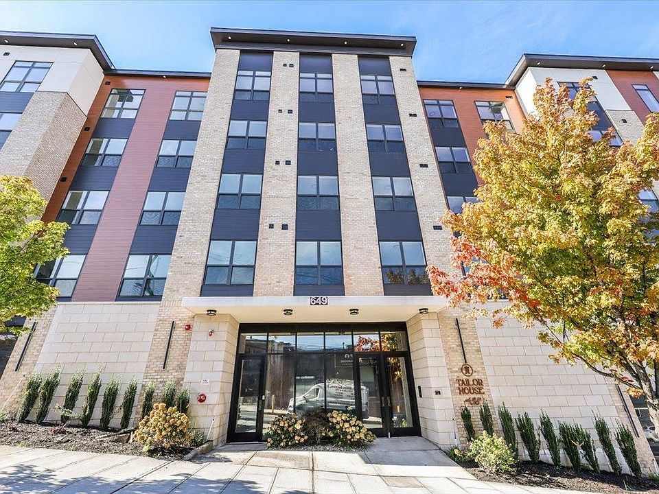 2nd image of 649 38th St #301