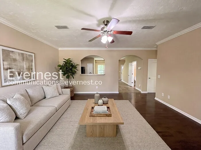 4 bed, 3.0 bath, 2212 sqft, $2,295 — Photo 3