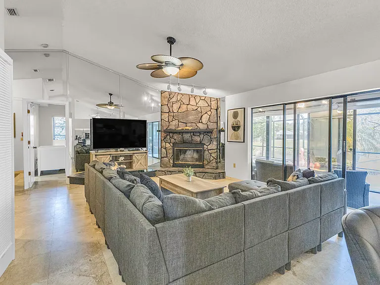 5462 Colonial Oaks Blvd — Photo 17