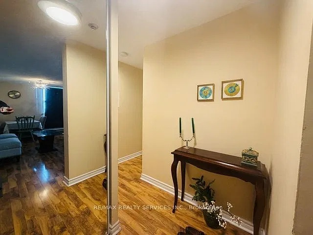 25 Kensington Rd #1402 — Photo 6
