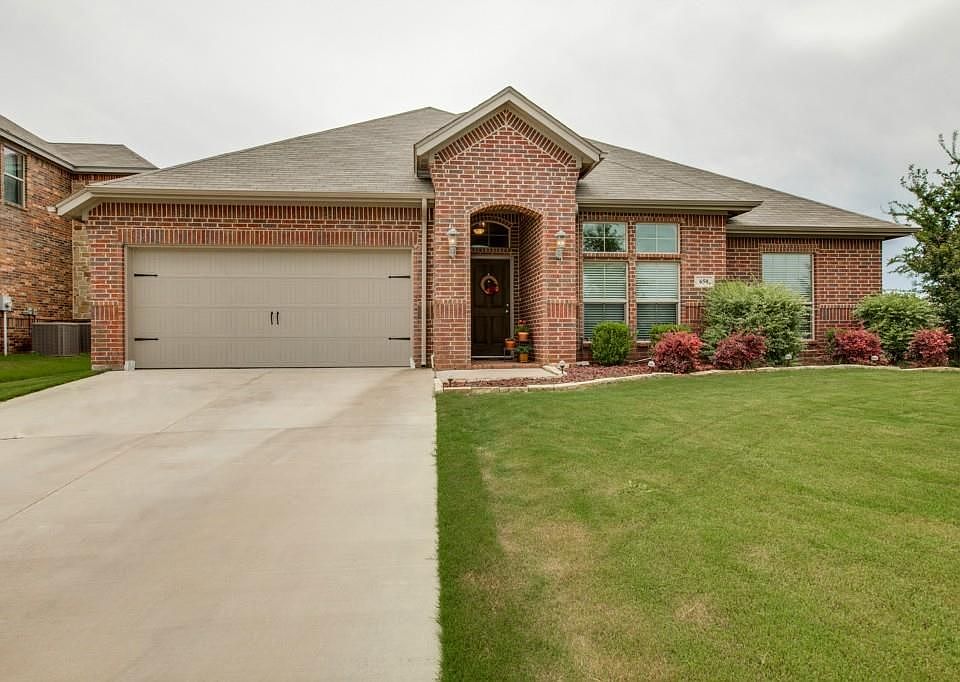 1st image of 650 Plum Dr