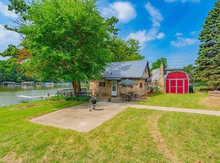 458 E Richardson Springs Rd, Edgerton, WI 53534