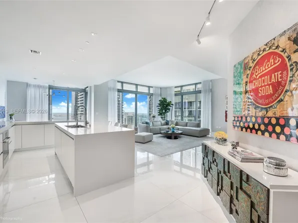 88 SW 7th St APT 4101, Miami, FL 33130