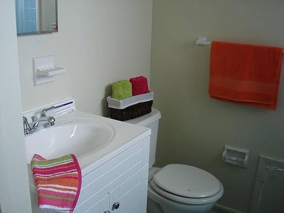 3rd image of 917 E Ocean View Ave #B