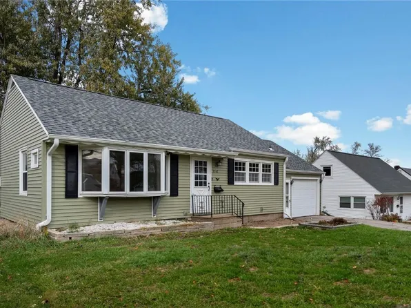 2142 Chandler St SW, Cedar Rapids, IA 52404