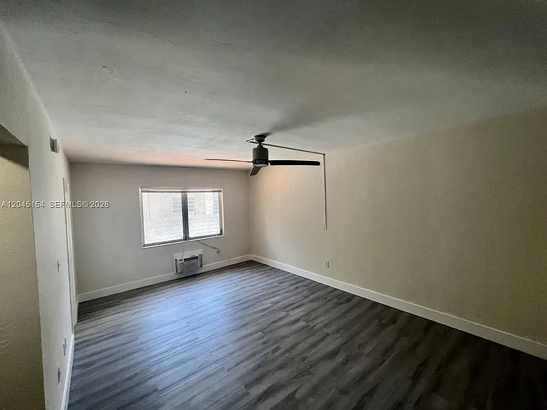 218 Santillane Ave #11 — Photo 2