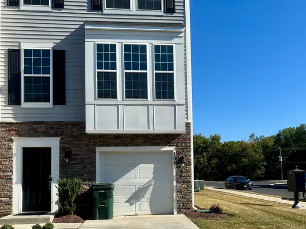 100 Cheshire Ln