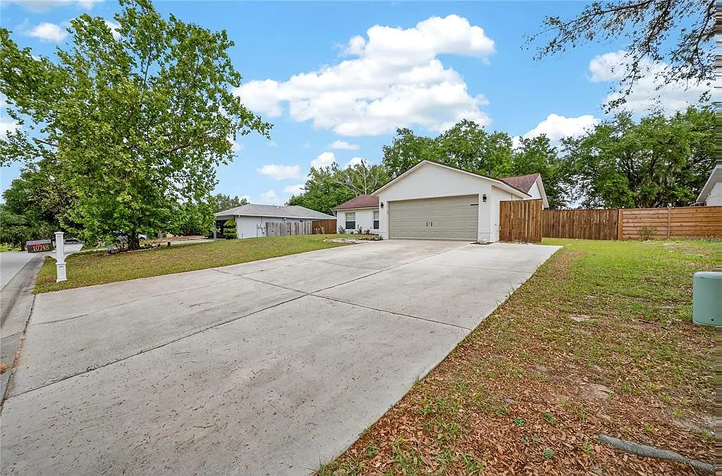 Building Photo - 10748 Siena Dr