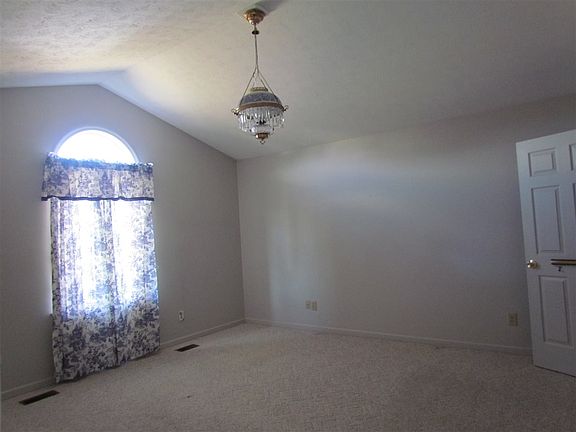 5th image of 765 Sugar Maple Ln