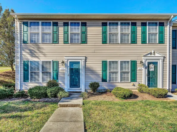 100 Gretchen Ct, Vinton, VA 24179