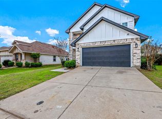 216 Wolf Mountain Ln, Fort Worth, TX 76140