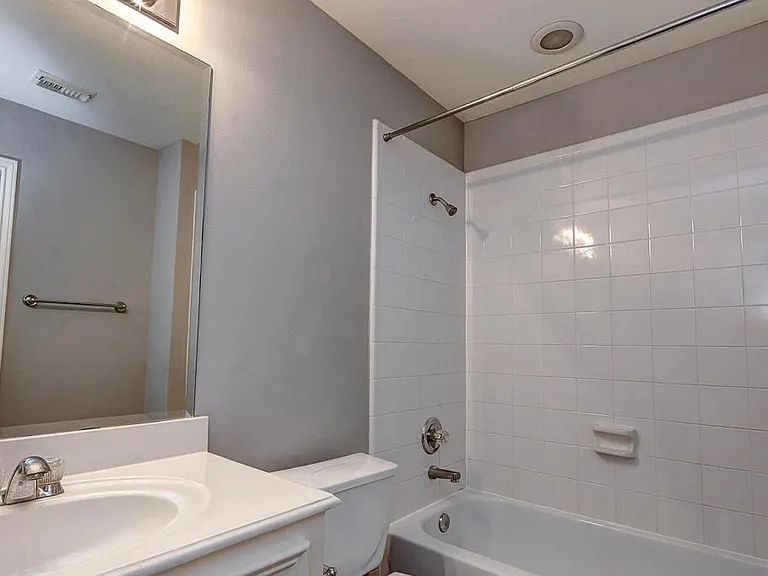 2649 Helena St — Photo 21