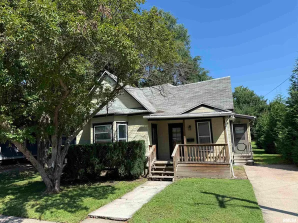 536 W McDonough St, Macomb, IL 61455