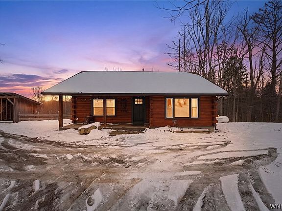 2nd image of 4704 Town Line Rd