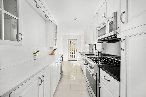 Rented by Compass | media 2