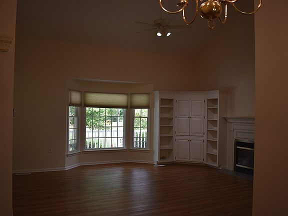 4th image of 91 Upper Meadows Rd