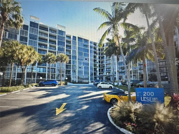 200 Leslie Dr, Hallandale, FL