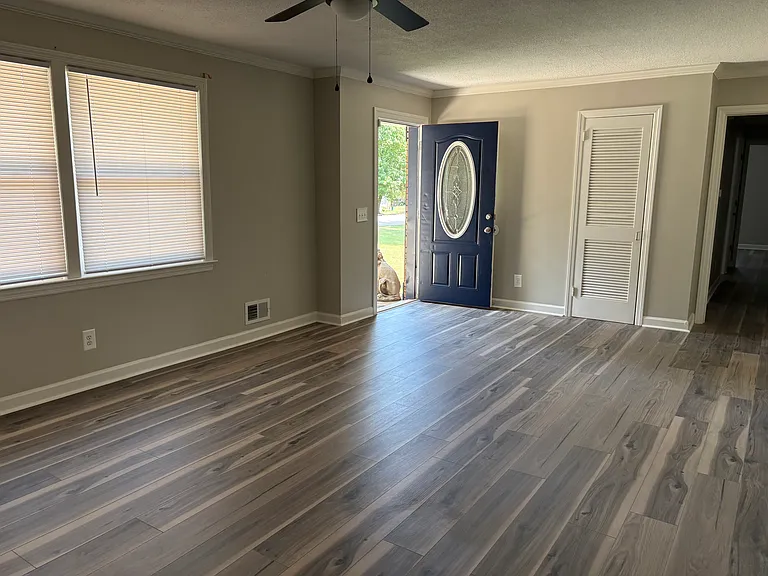 433 Lockner Rd — Photo 2