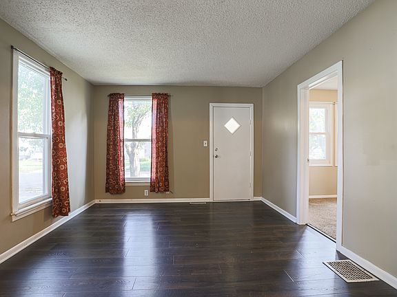 4th image of 2203 Avenue F