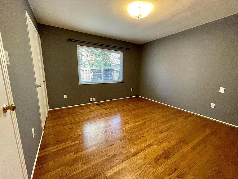 621 S 13th St — Photo 32
