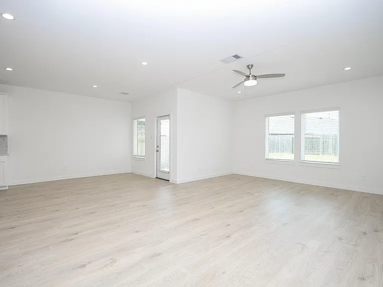 30030 Gallatin River Ln — Photo 5