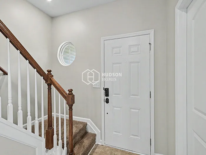 3 bed, 2.5 bath, 2124 sqft, $2,060 — Photo 4