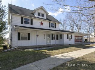 3320 Bauer Rd, Jenison, MI 49428