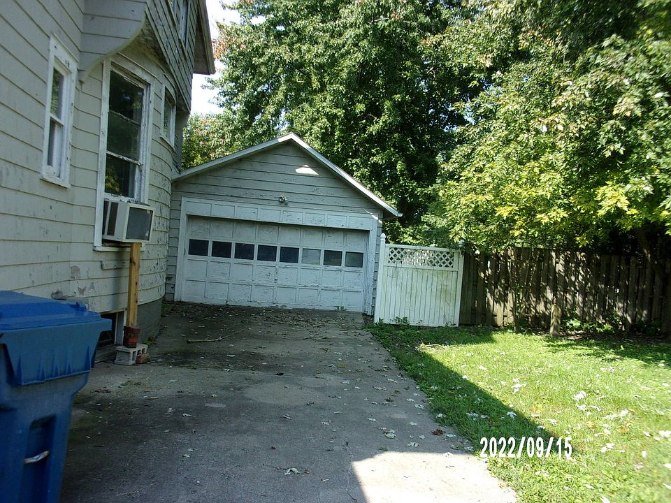 423 S 4th St, Hoopeston, IL 60942 Zillow