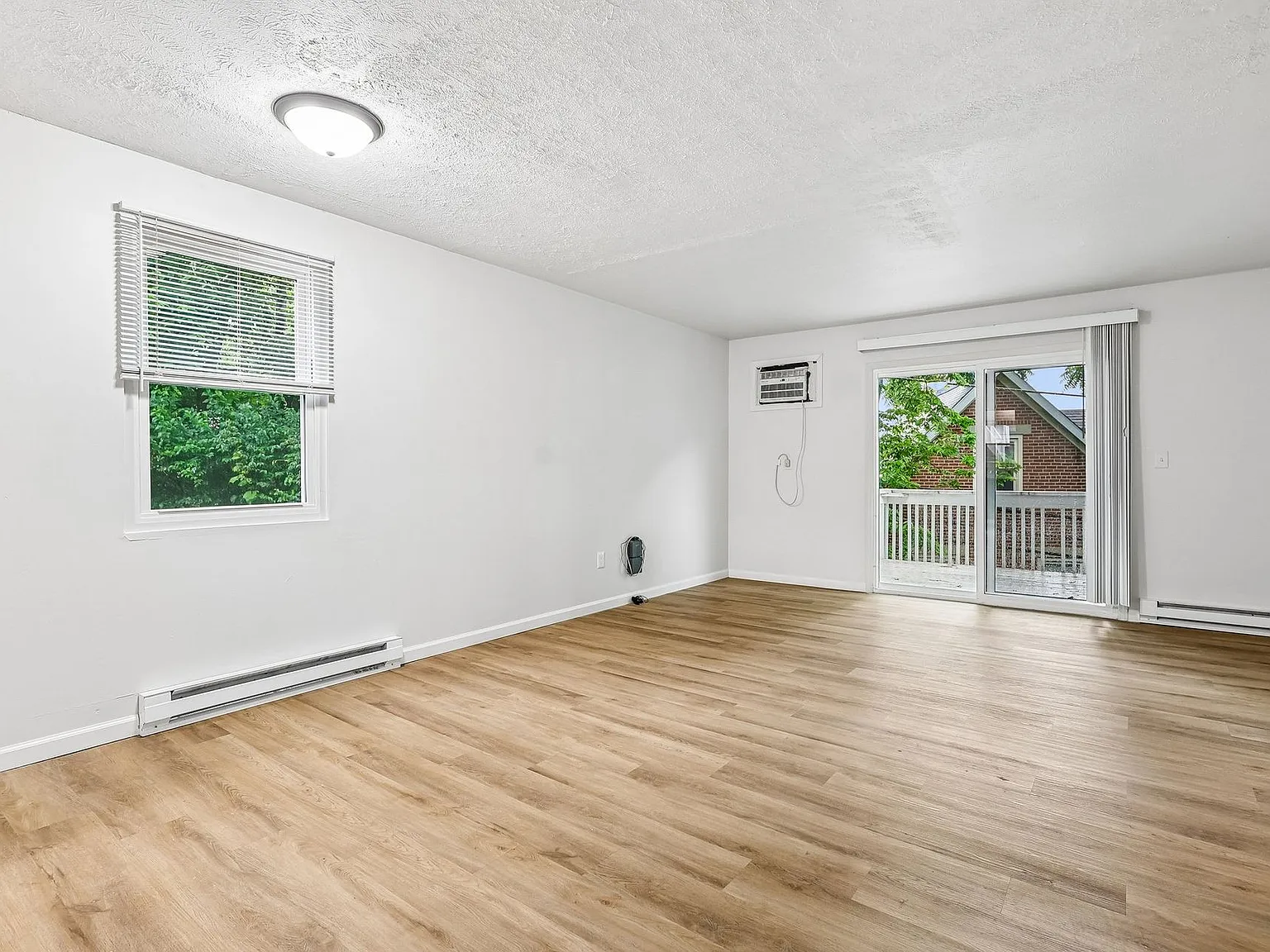 Aurora Apartments — Photo 2