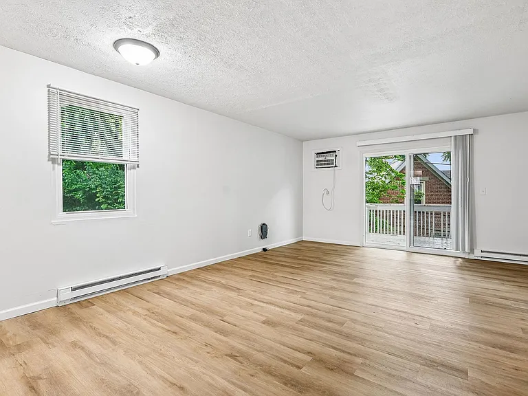 Aurora Apartments — Photo 2