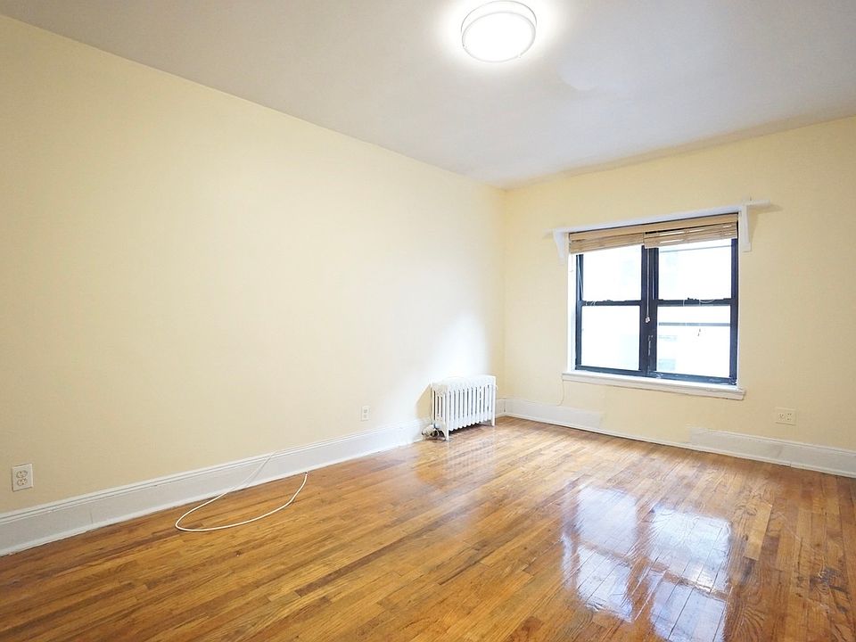 1st image of 308 W 105th St APT 4