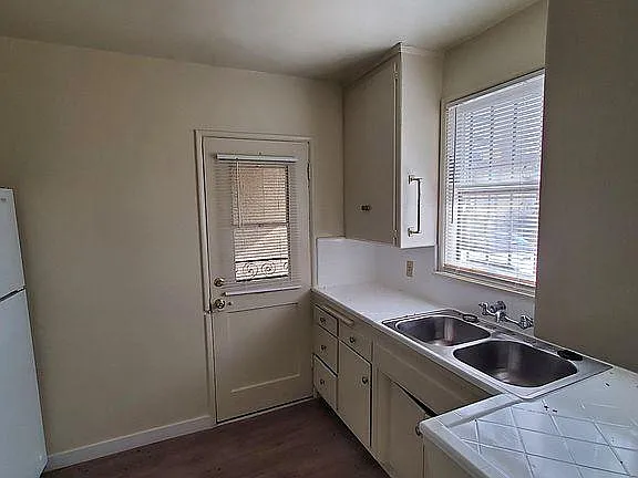 Gramercy Place Apartments — Photo 3
