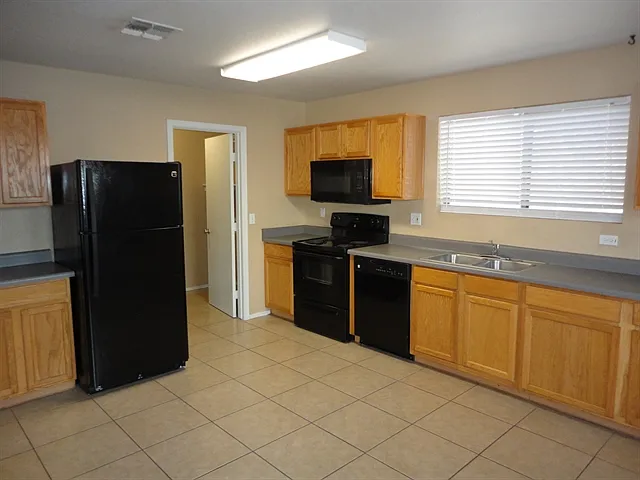 3279 S Bowman Rd — Photo 4