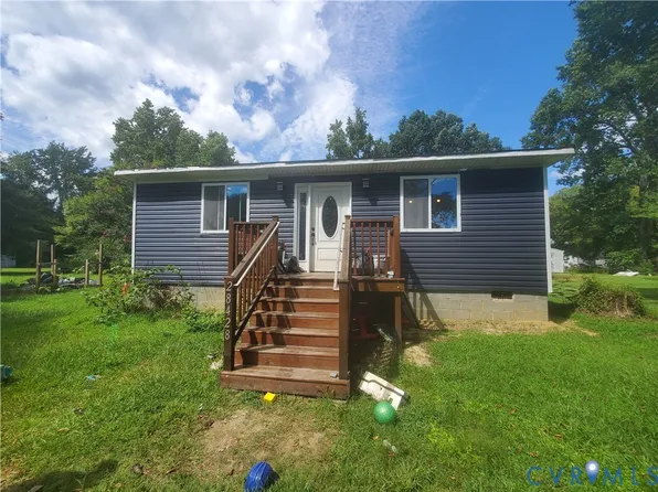 28428 Westbrook St, Newsoms, VA 23874