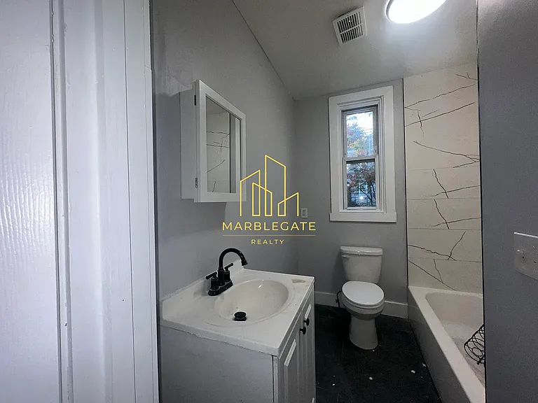 27 Hanford St #11 — Photo 7