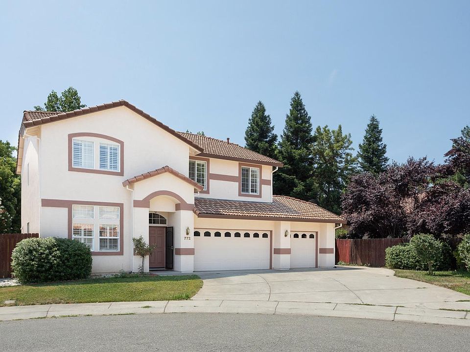 1st image of 772 Village Ct