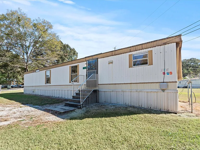 107 Cameron Cir — Photo 1