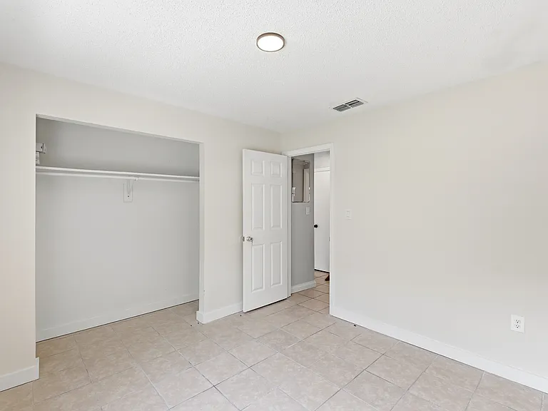 1725 Birchwood Cir #1 — Photo 9