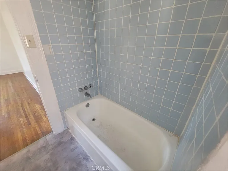2930 W 11th St — Photo 23