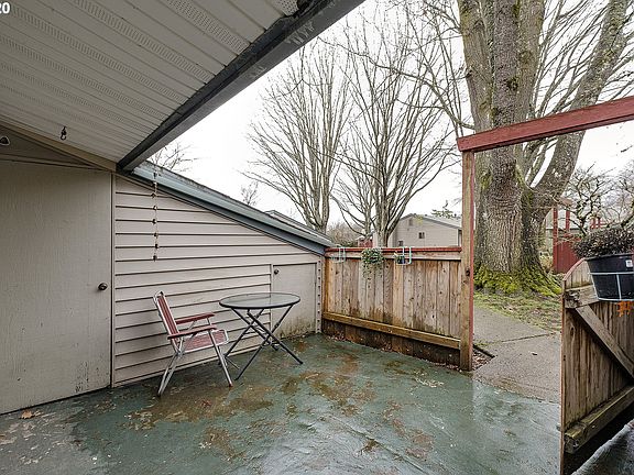 2nd image of 10907 SW 121st Ave