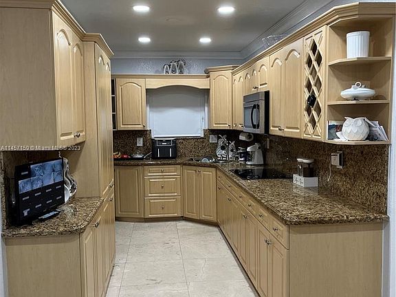 4th image of 3840 NW 168th St