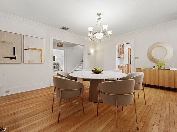 3rd image of 182 Meisel Ave