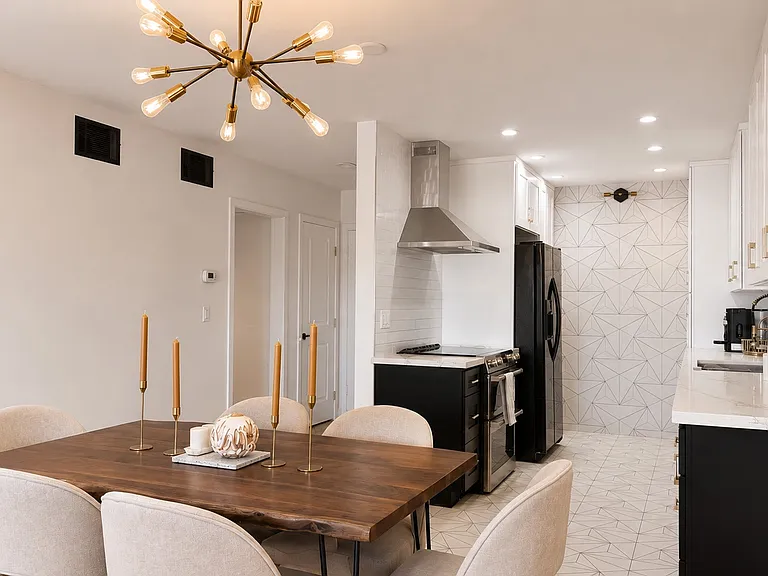 12720 Burbank Blvd #305 — Photo 4